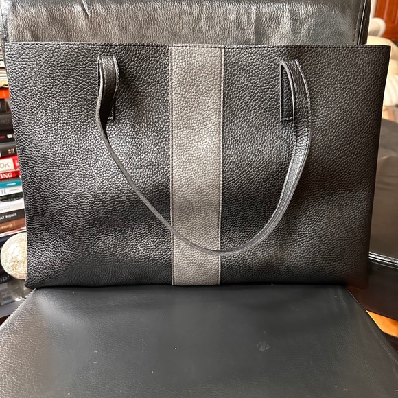 Vince Camuto vegan leather tote - Picture 2 of 7